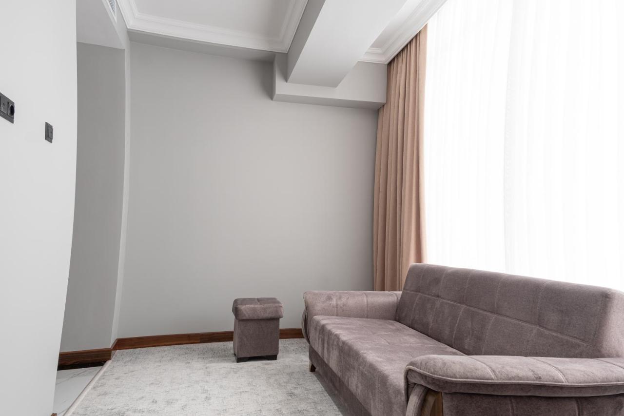 Mir Luxe Plaza Hotel Ташкент Екстериор снимка