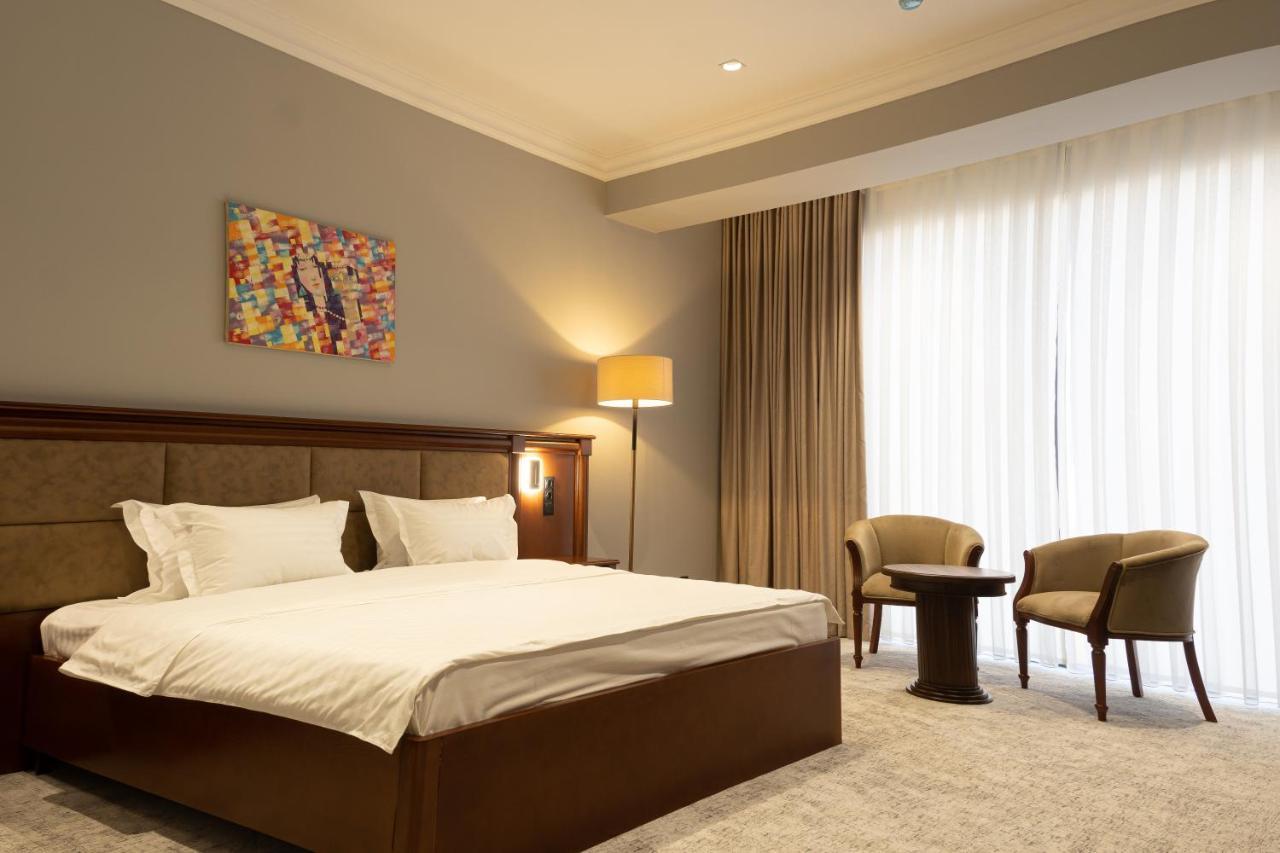 Mir Luxe Plaza Hotel Ташкент Екстериор снимка