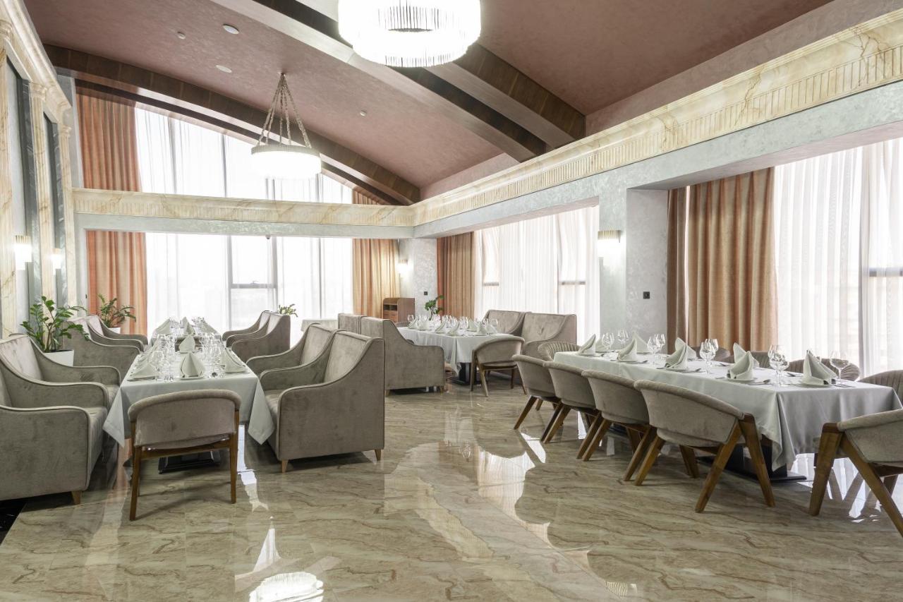 Mir Luxe Plaza Hotel Ташкент Екстериор снимка