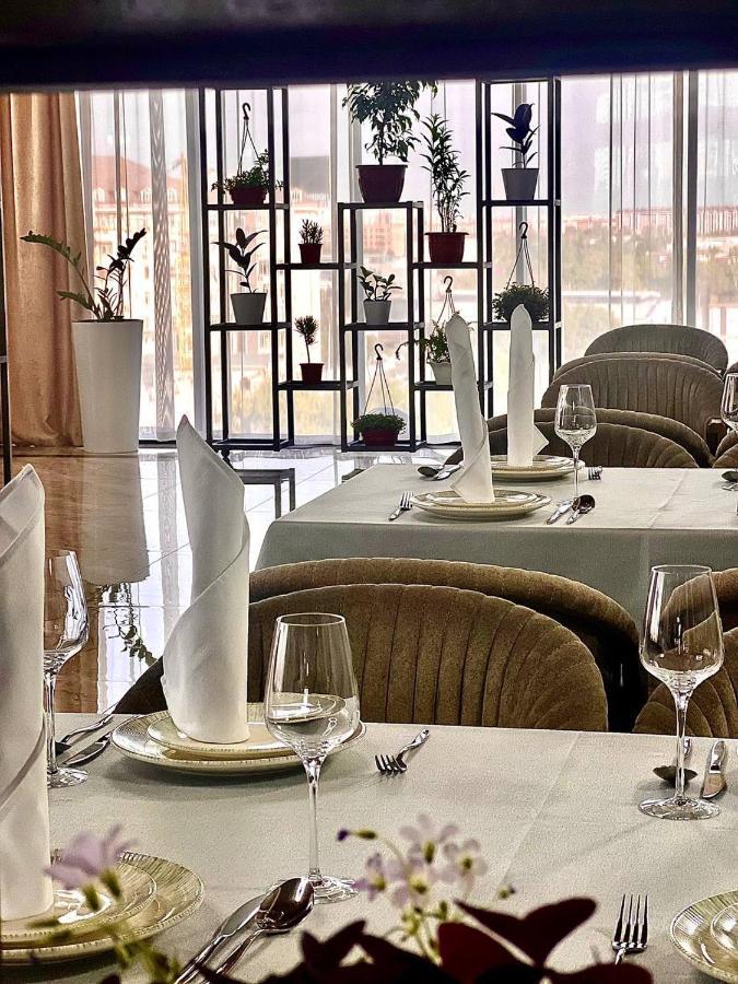 Mir Luxe Plaza Hotel Ташкент Екстериор снимка