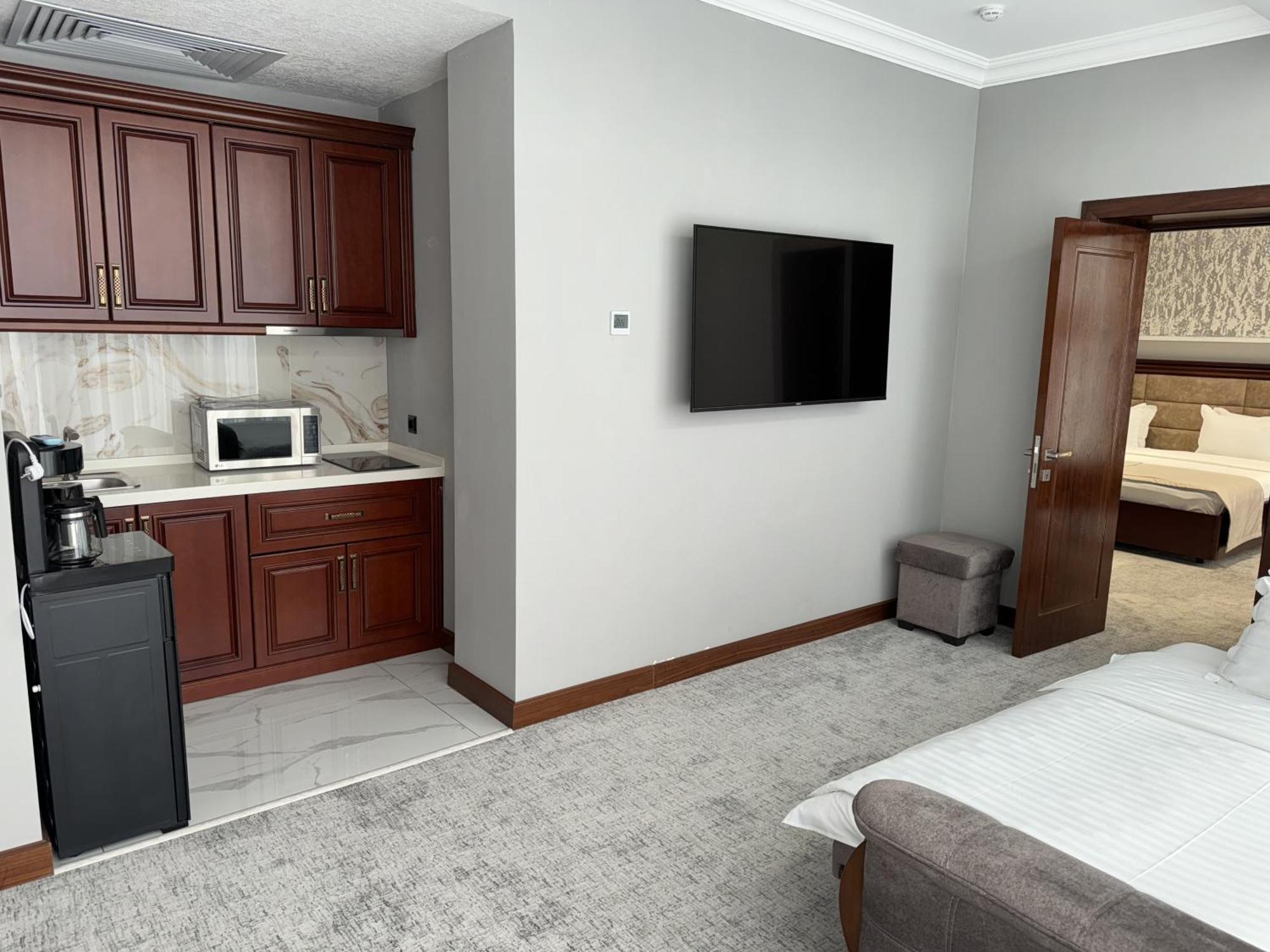 Mir Luxe Plaza Hotel Ташкент Екстериор снимка