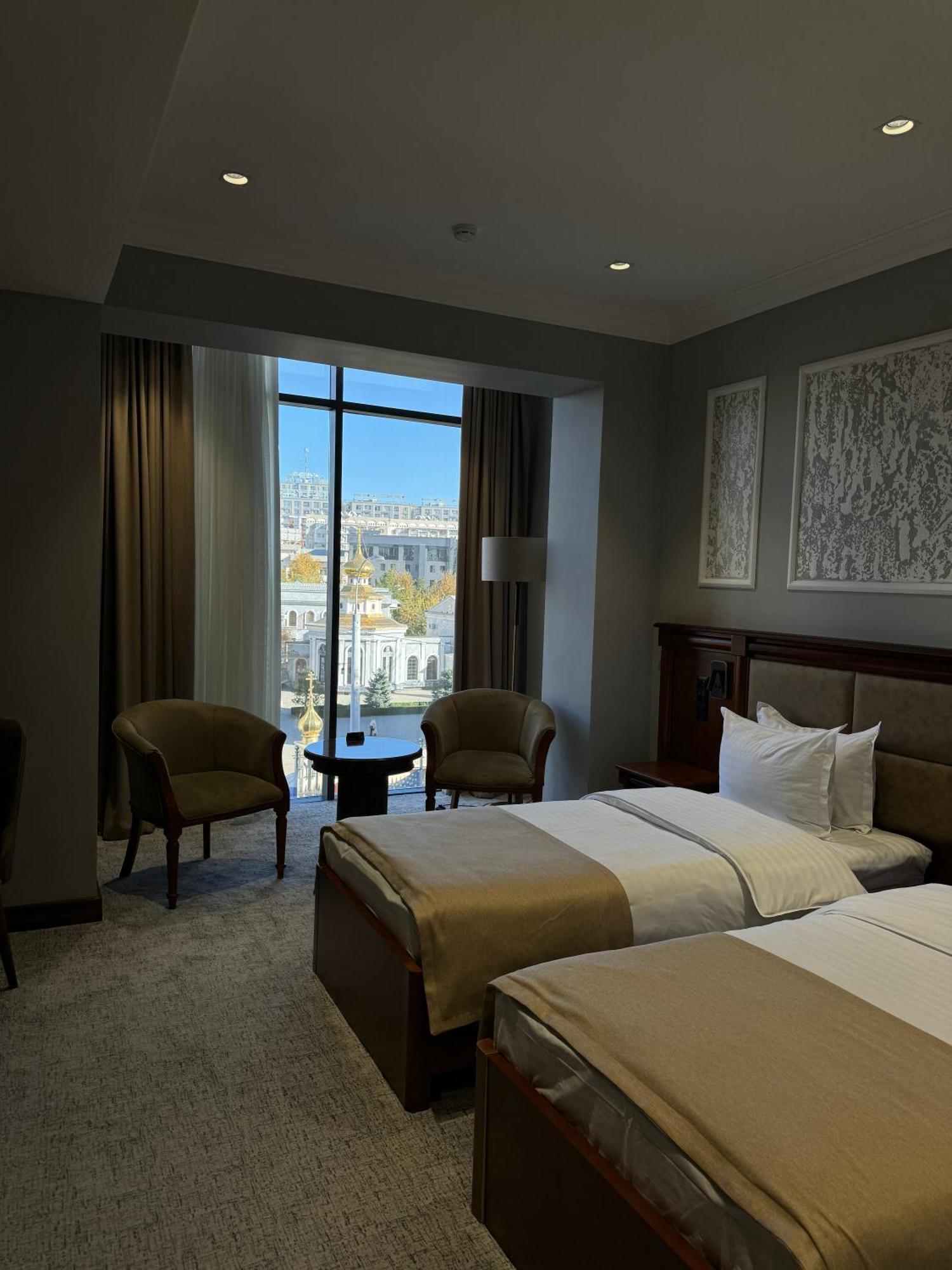 Mir Luxe Plaza Hotel Ташкент Екстериор снимка