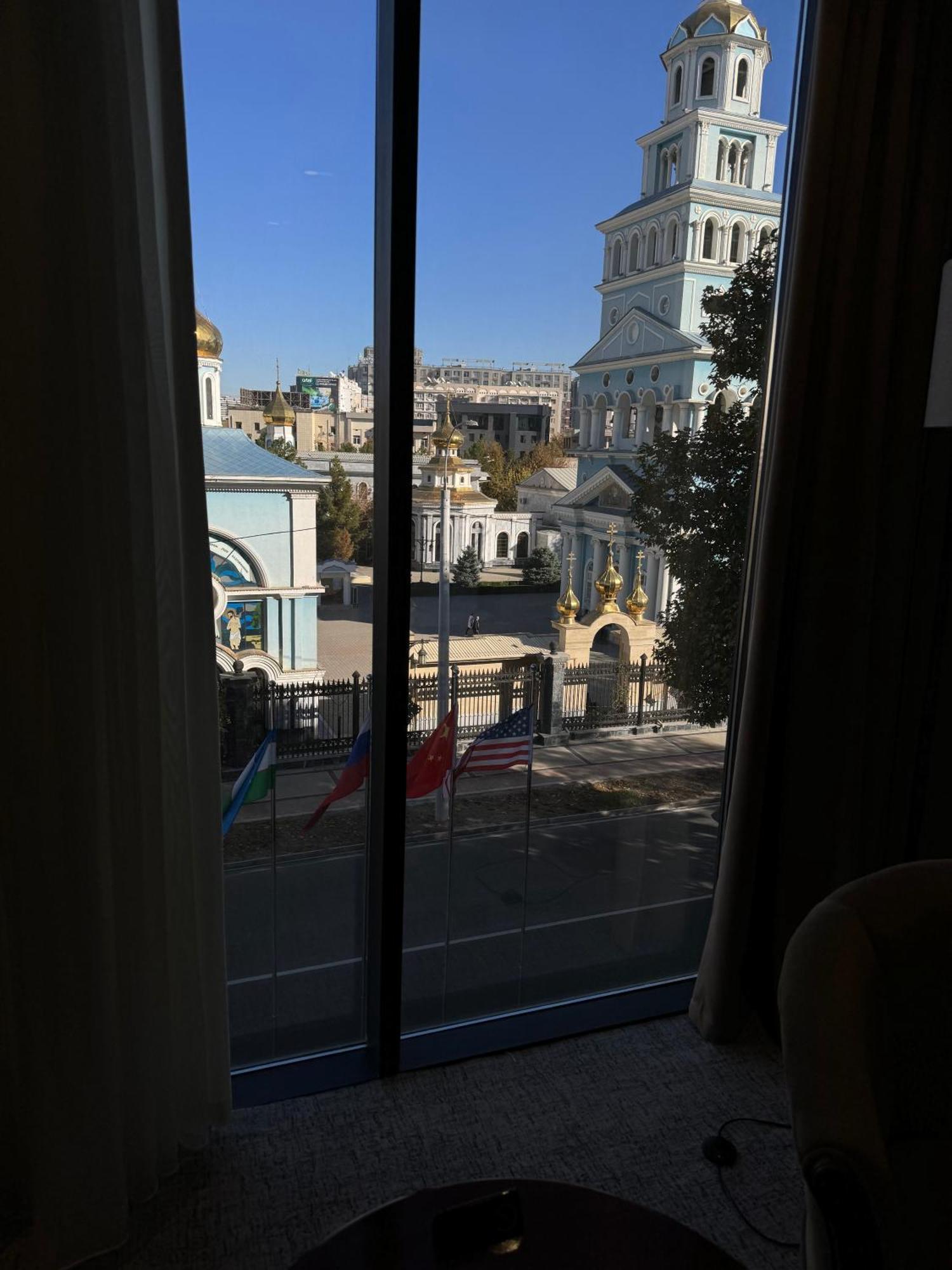Mir Luxe Plaza Hotel Ташкент Екстериор снимка