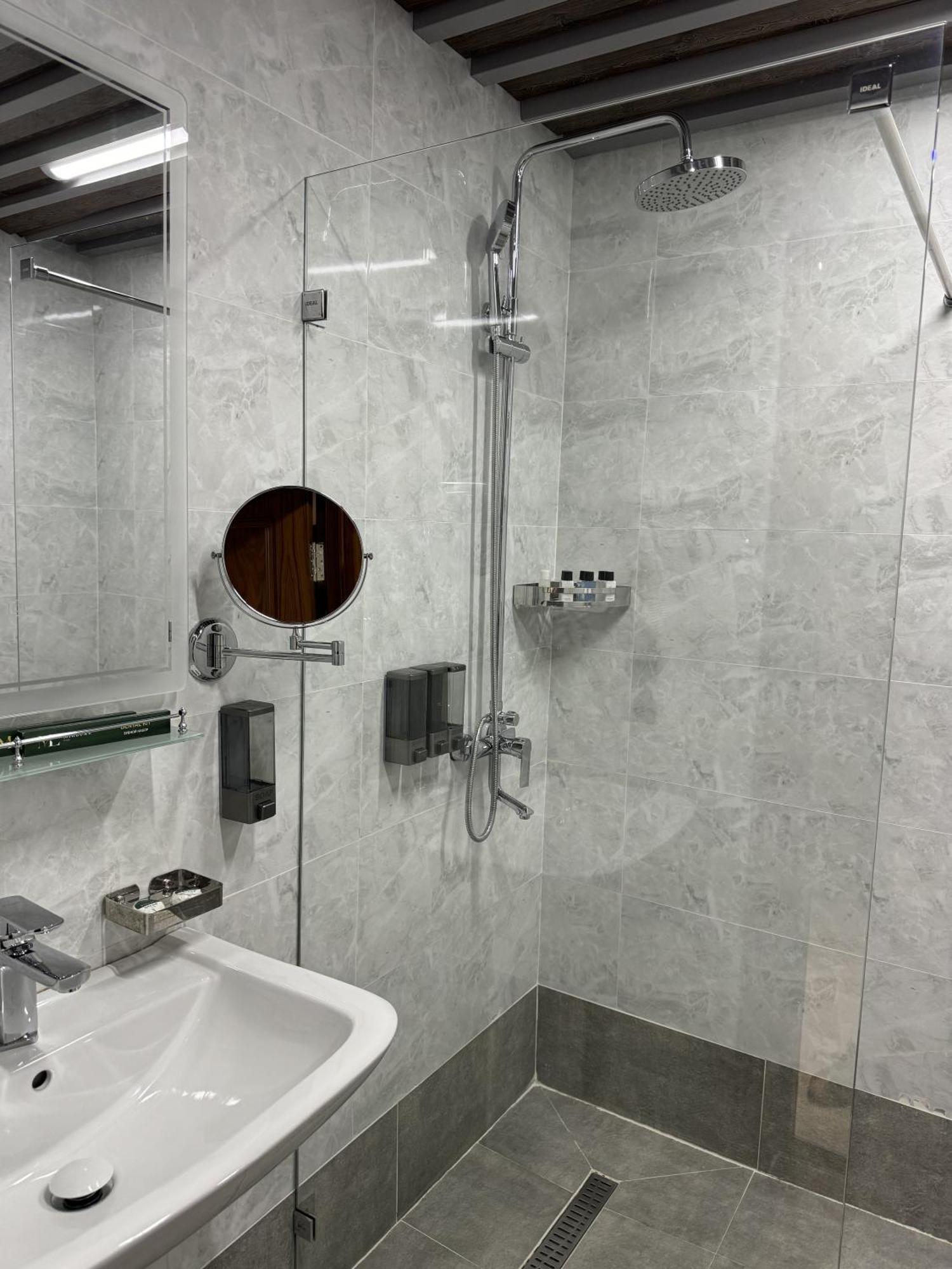 Mir Luxe Plaza Hotel Ташкент Екстериор снимка